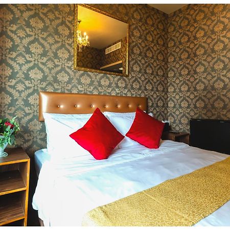 Hotel Ramada Grand Tsim Sha Tsui à Hong Kong Extérieur photo