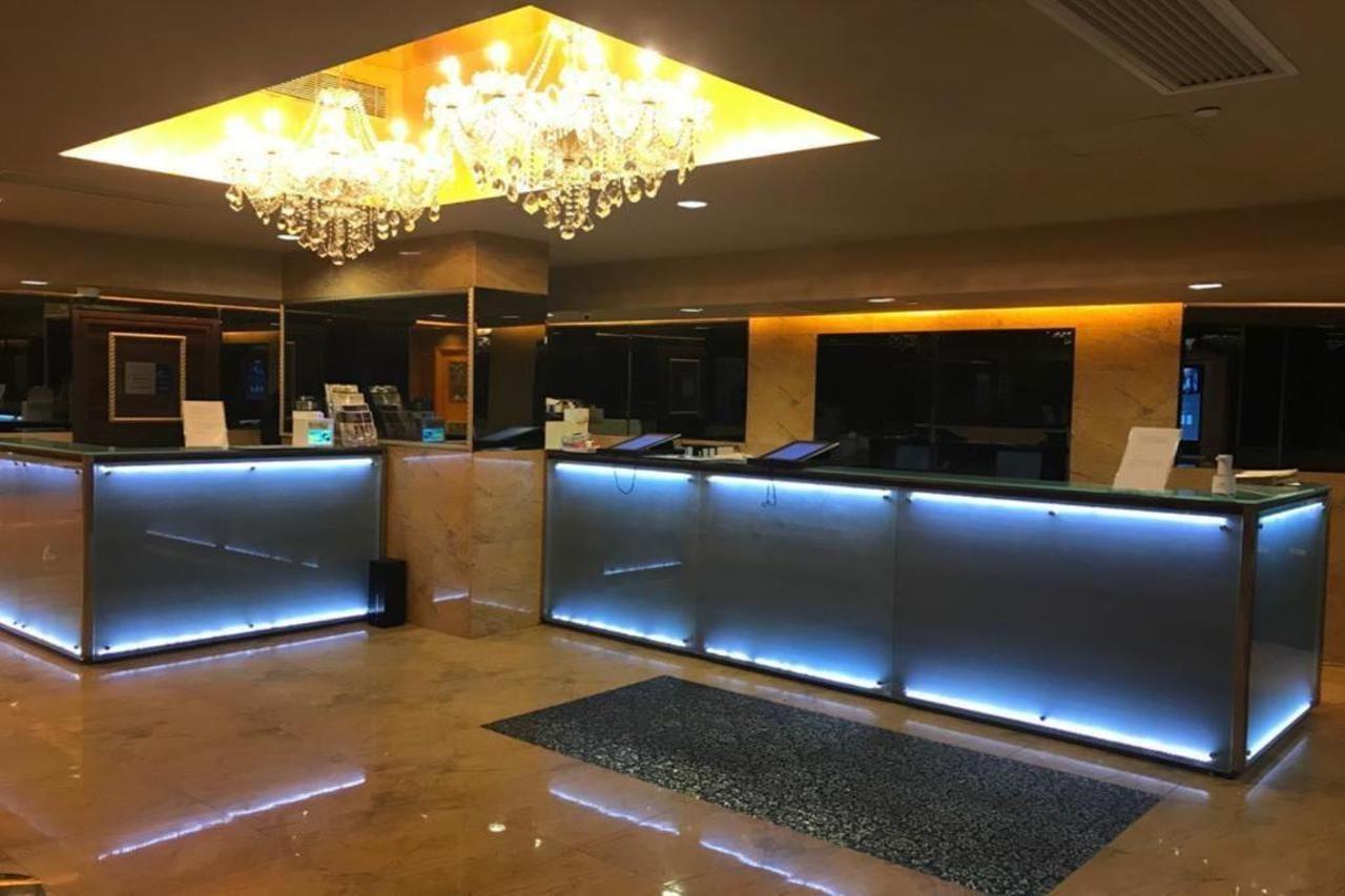 Hotel Ramada Grand Tsim Sha Tsui à Hong Kong Extérieur photo